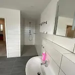 Schoene In Apartment *